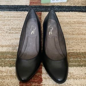 A2 by aerosoles. Pumps. Size 9.5. A2 redwood black
